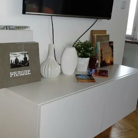 Old Square Apartment 4*